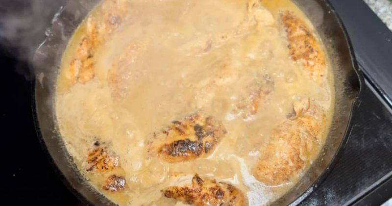 how do you cook chicken is a simmer sauce